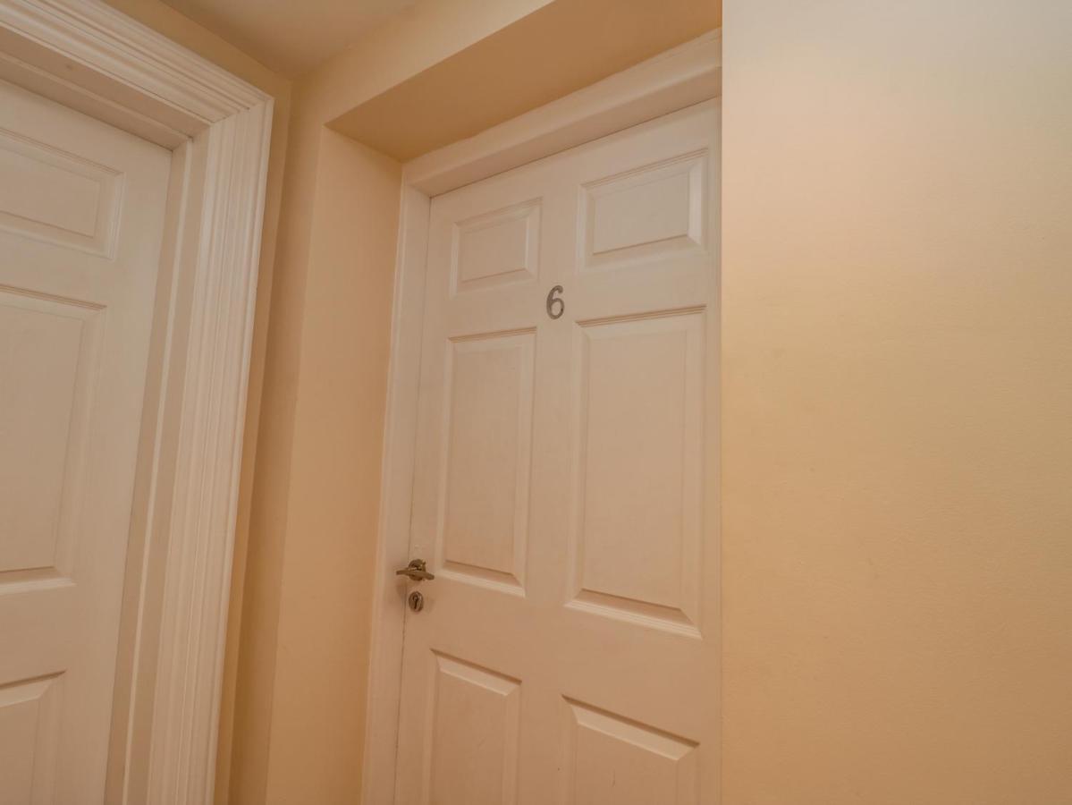 Apartment 6 휫비 외부 사진
